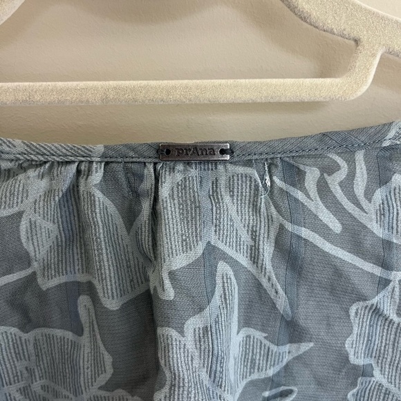 PrAna Leonardo Top Blue Vines Size Medium - Picture 4 of 9